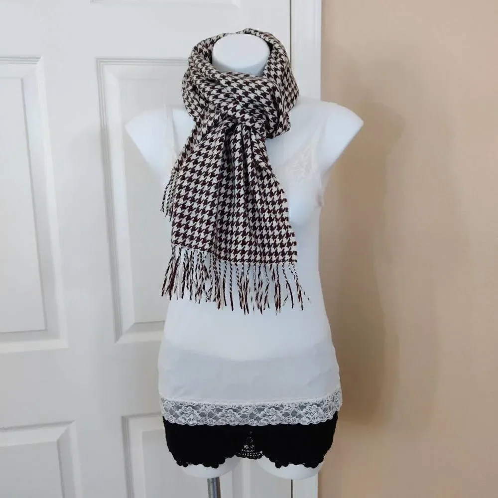 D&Y Softer Than Cashmere houndstooth fringed scarf